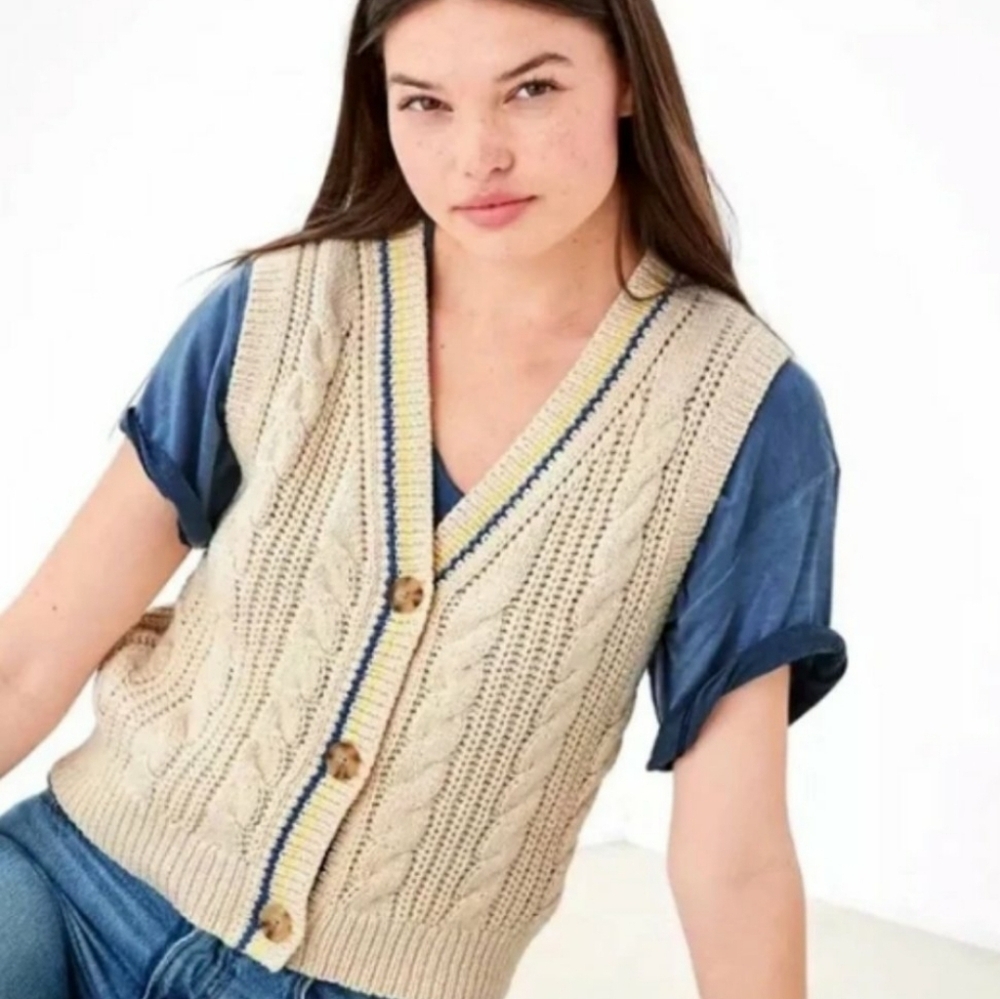 American Eagle Cable Knit Sweater Vest